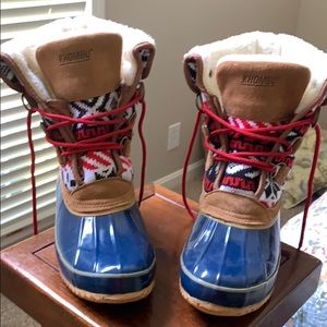 Khombu boots. Never worn!  Size 8